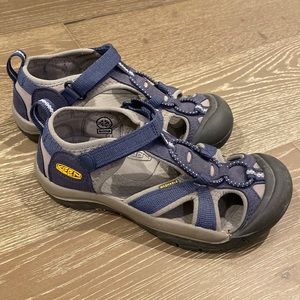 Keen water shoes/sandals